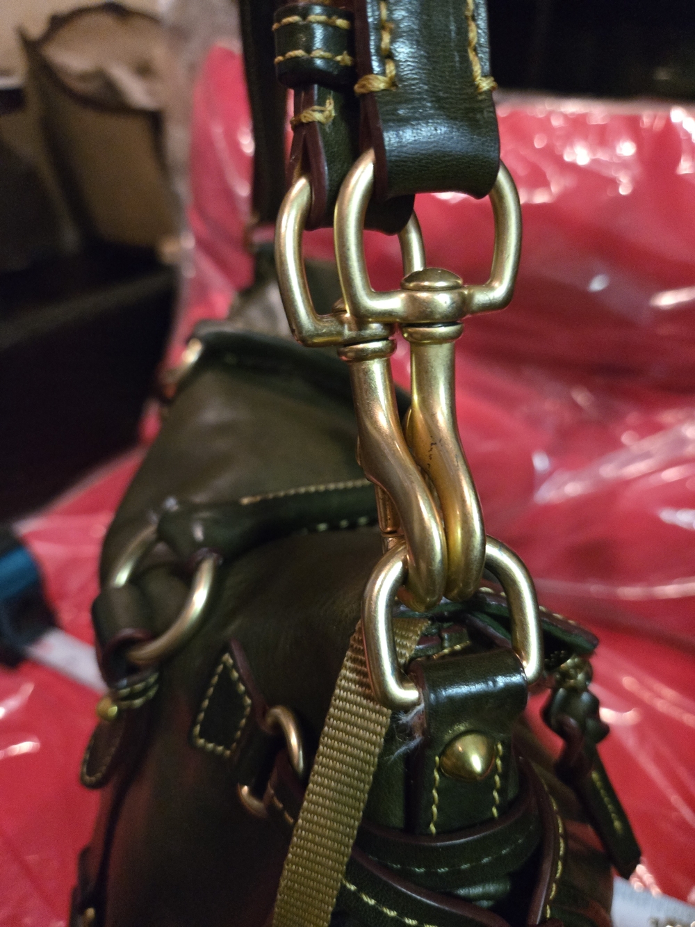 🌻Dooney Large Tassel Satchel Olive Green Leather Shoulder Bag. Beautiful Patina - Picture 10 of 16